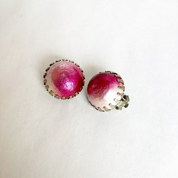 Pink Clip On Earrings Vintage Domed Button Gold Tone Setting Lightweight Clips - Picture 3 of 4